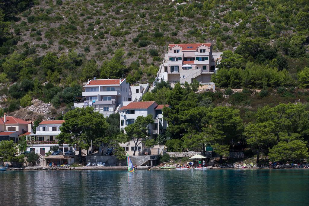Apartments Ladesta Lastovo Extérieur photo